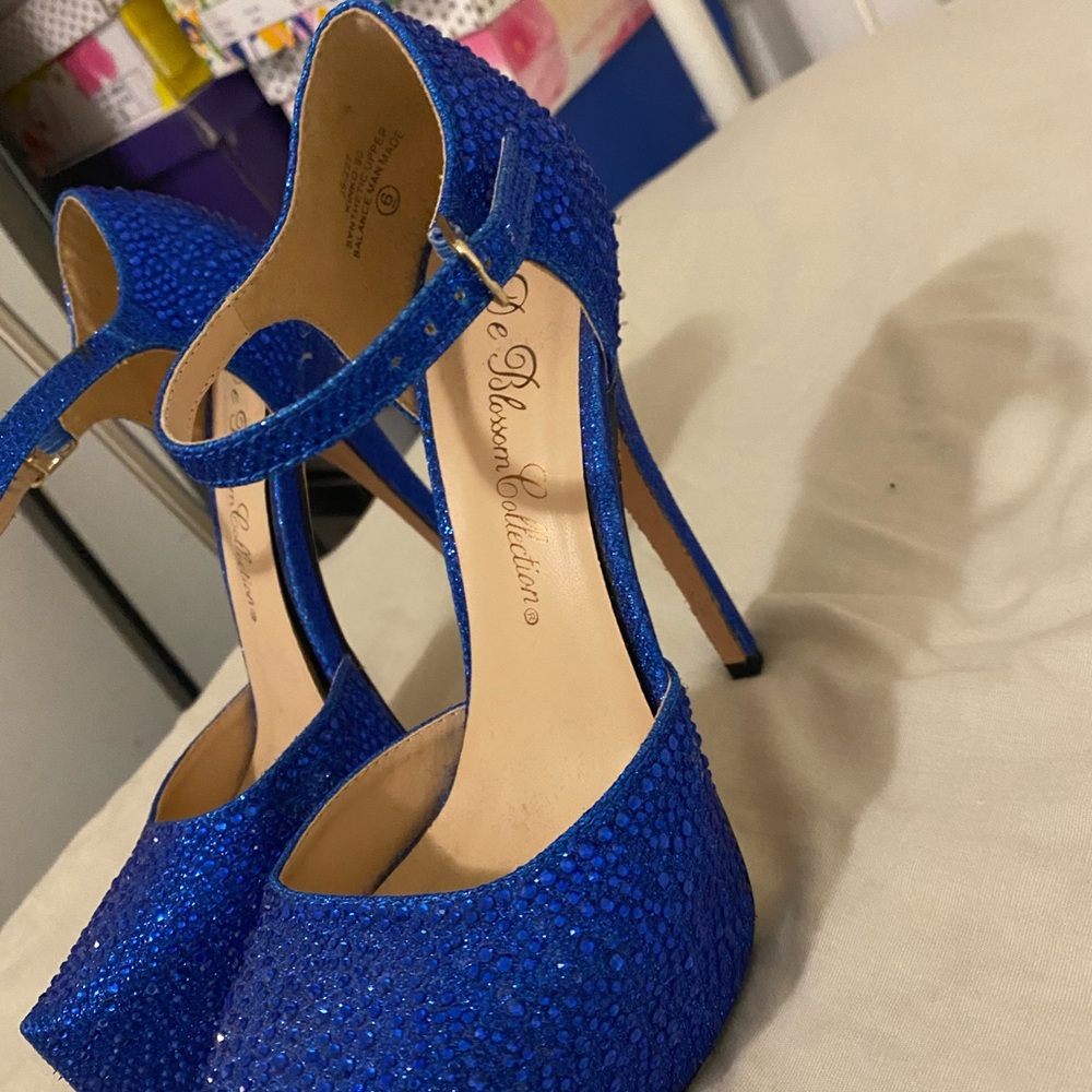 Blue heels - Picture 2 of 3